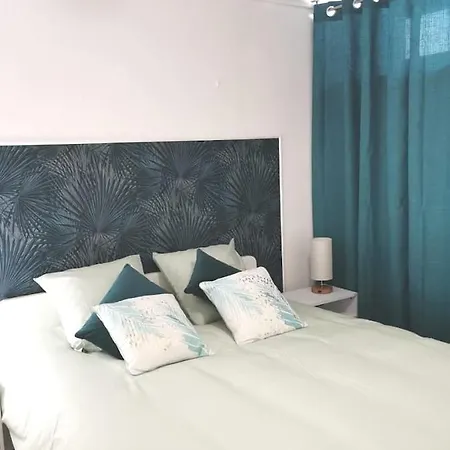 Rez-de-jardin Terrasse De 100m² Le Grau-du-Roi